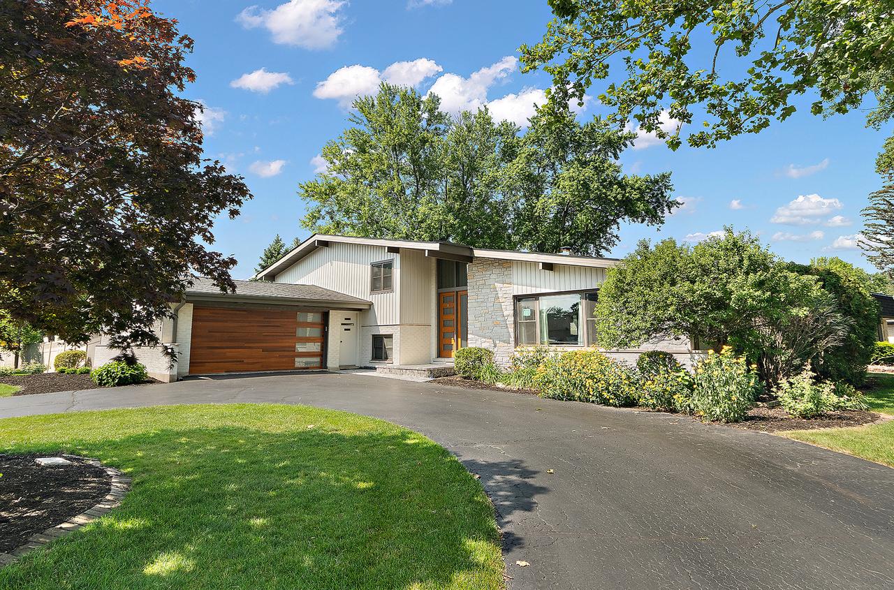 12932 S Comanche Dr., Palos Heights, IL 60463