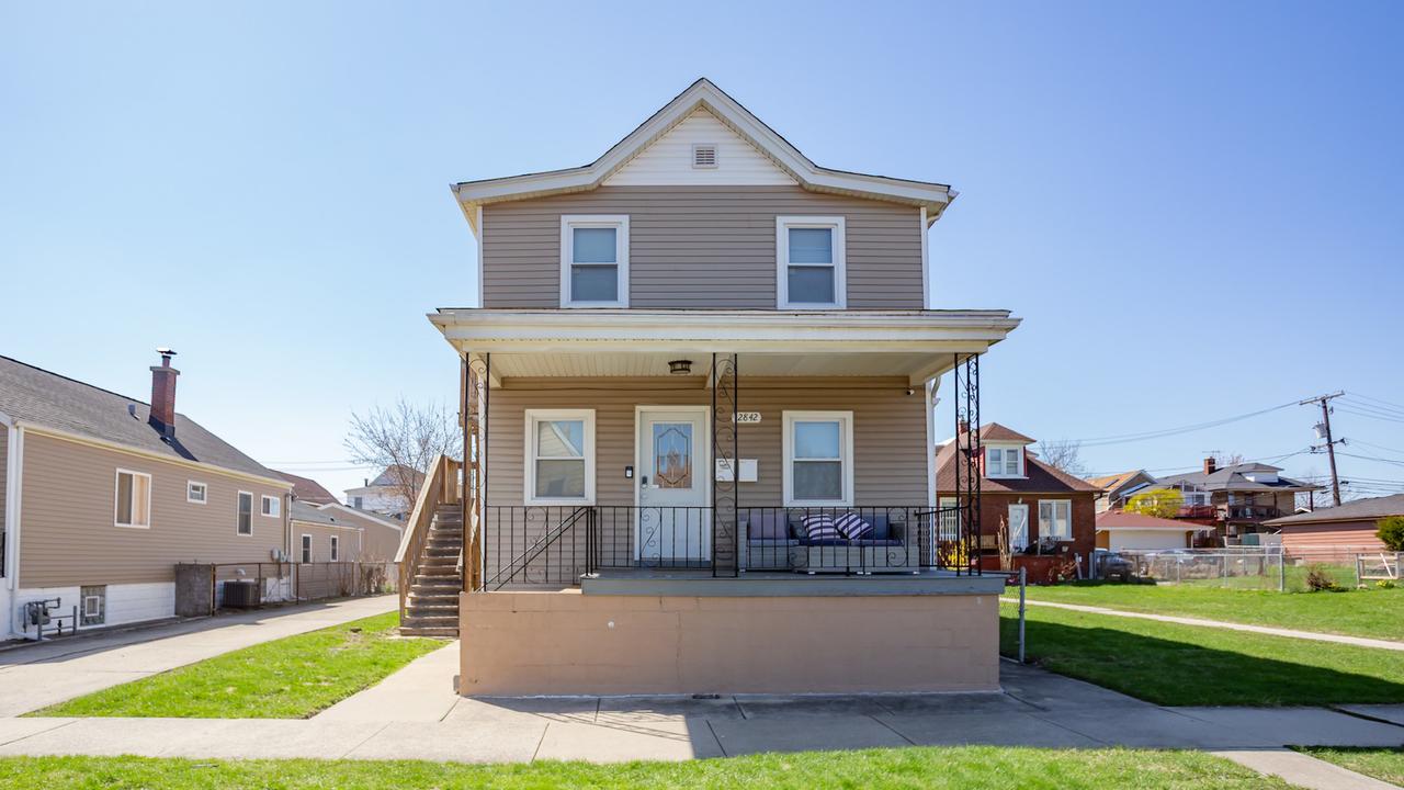 12842 Winchester Ave., Blue Island, IL 60406