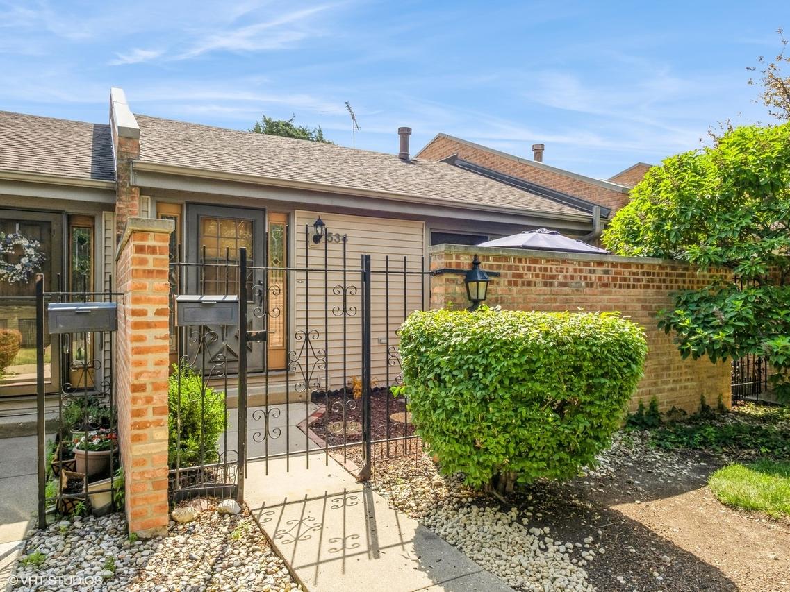 534 E Main St., Barrington, IL 60010