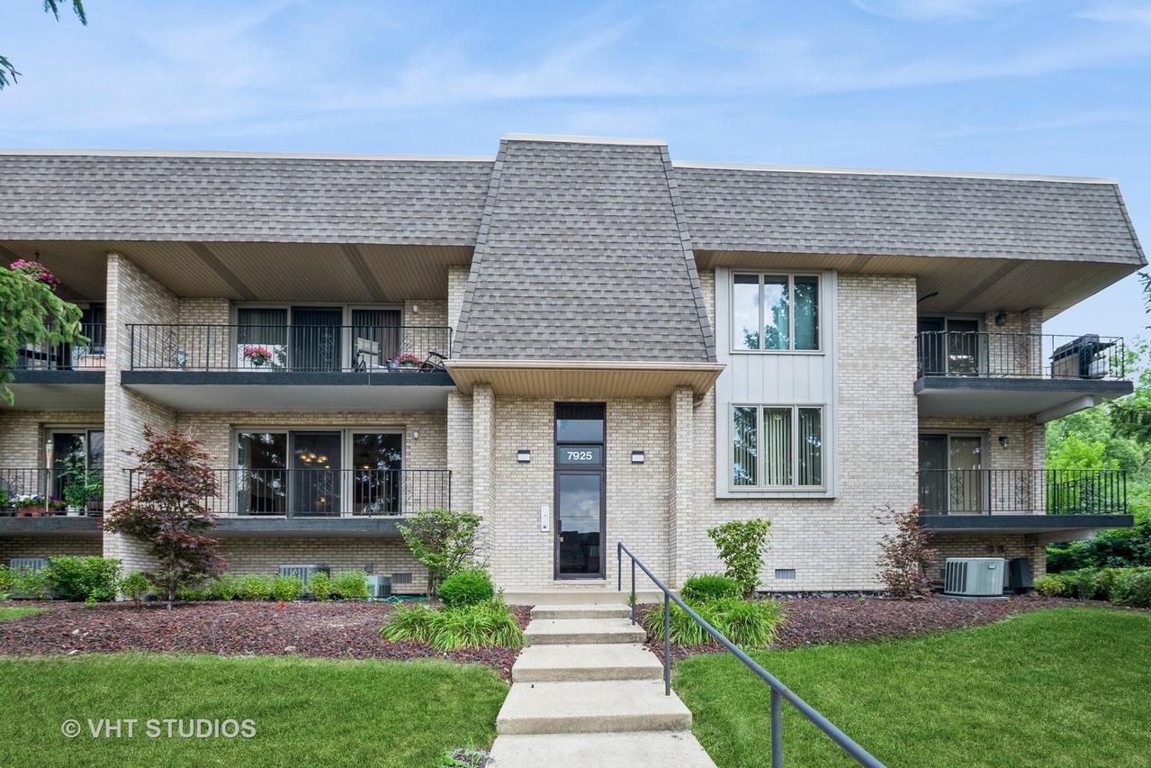 7925 W 157th St. #1N, Orland Park, IL 60462