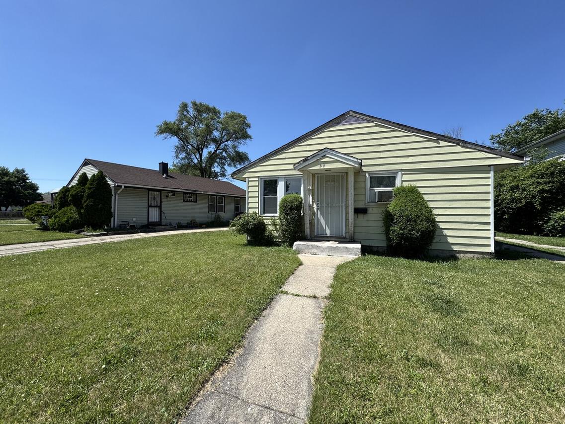 59 W 141st St., Dixmoor, IL 60426