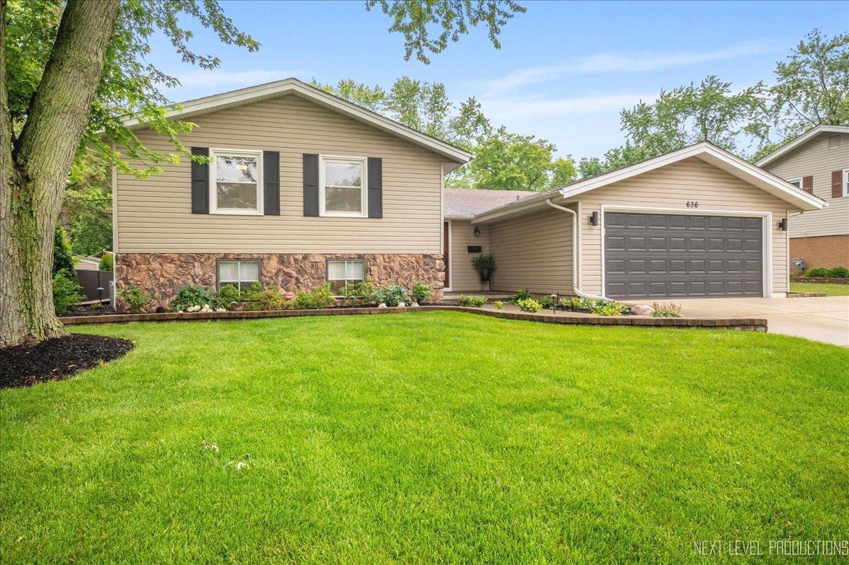 636 Cambridge Dr., Schaumburg, IL 60193