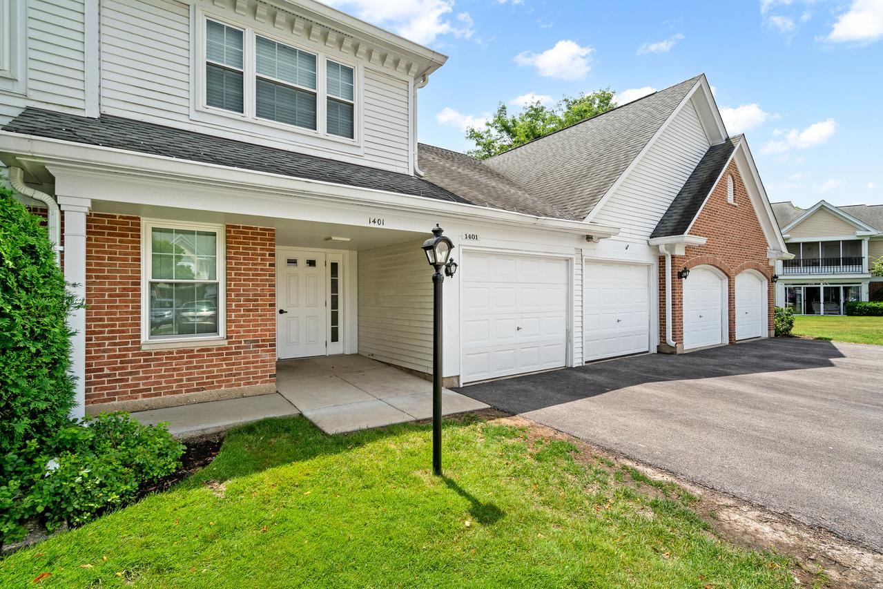 1401 Clove Ct. #D, Mount Prospect, IL 60056