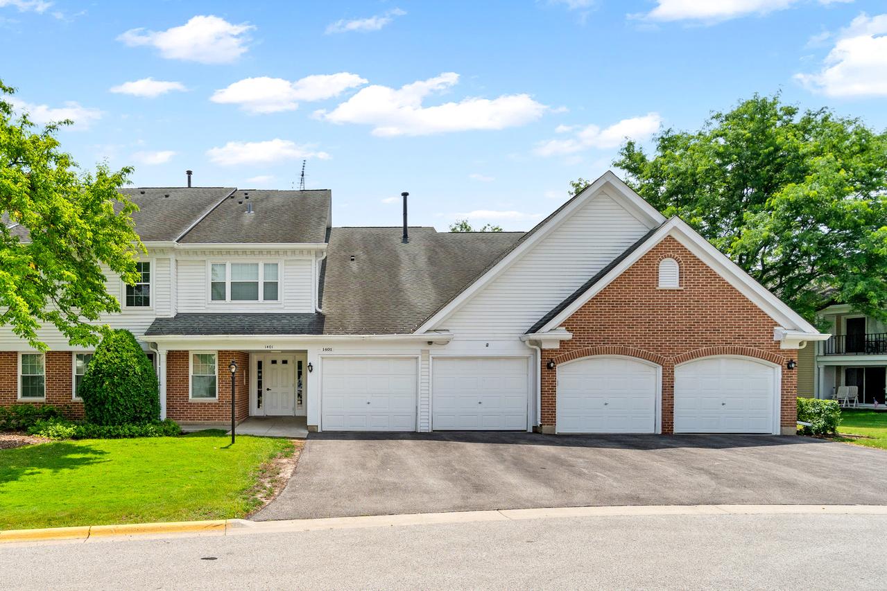 1401 Clove Ct. #D, Mount Prospect, IL 60056