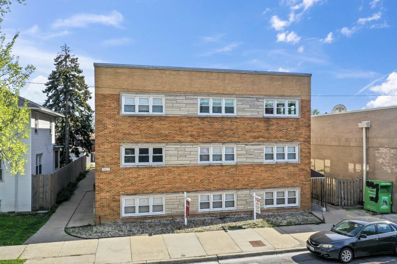 5927 W Addison St. #2D, Chicago, IL 60634