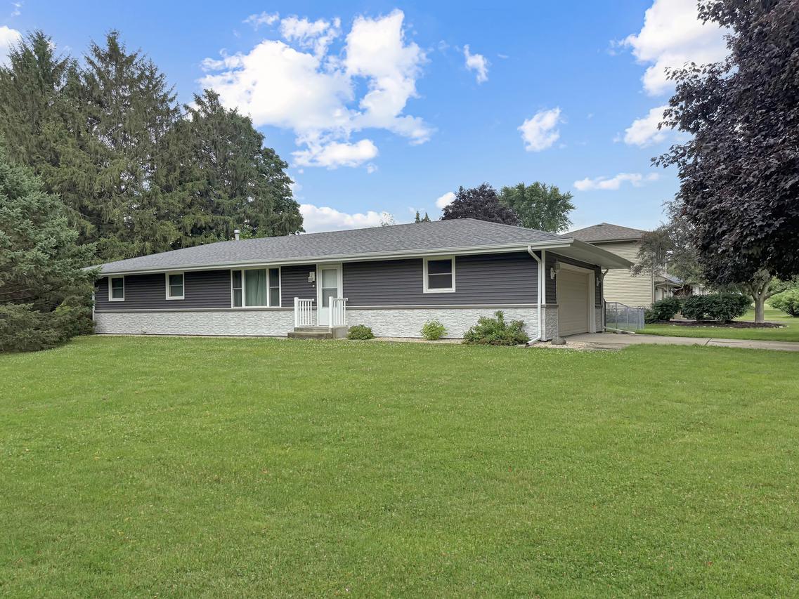 701 E Soper St., Winnebago, IL 61088
