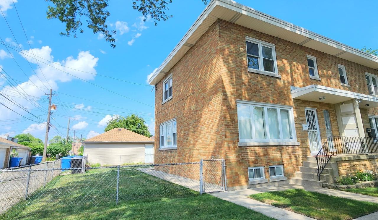 5448 N Washtenaw Ave., Chicago, IL 60625