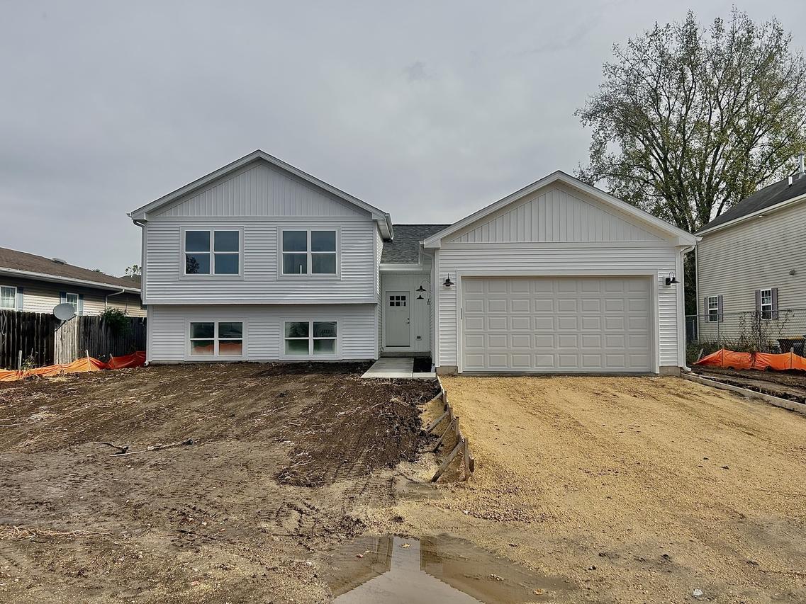 1317 Sage Ln., Harvard, IL 60033