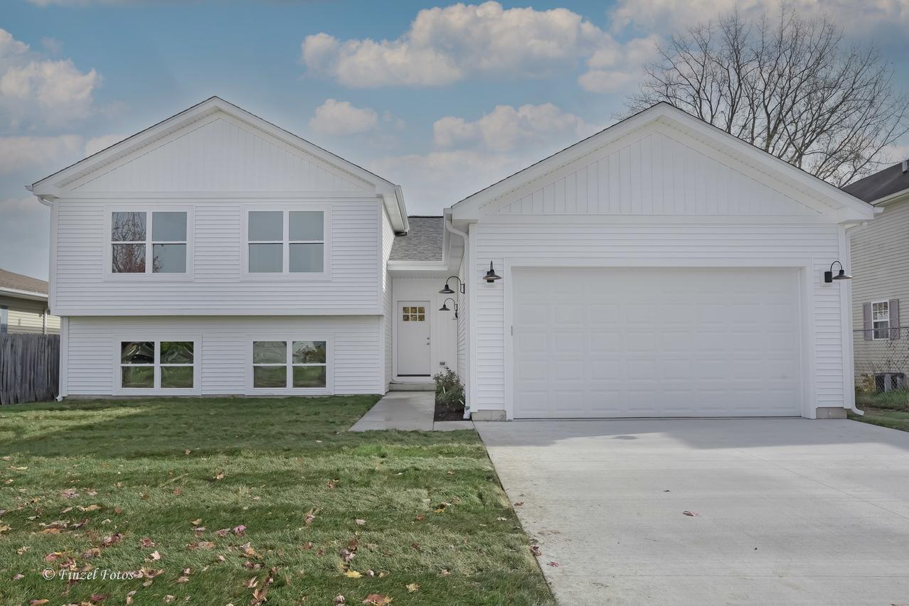 1317 Sage Ln., Harvard, IL 60033