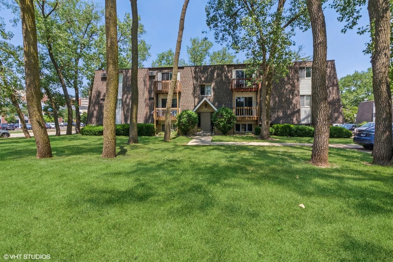 214 Madison St. #3A, Joliet, IL 60435