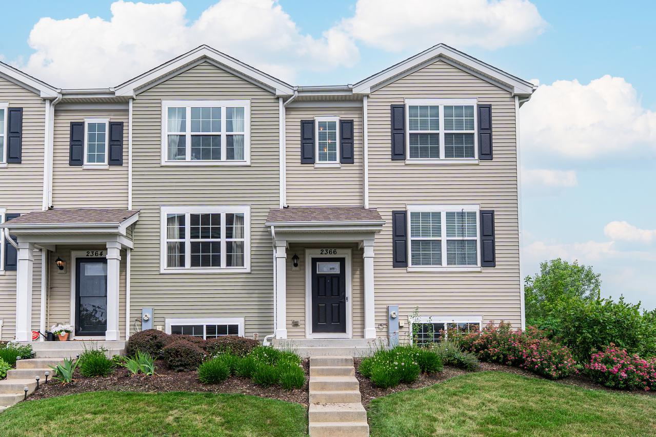 2366 Aurora Dr., Pingree Grove, IL 60140