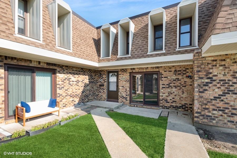 7816 Woodward Ave. #40-4G, Woodridge, IL 60517