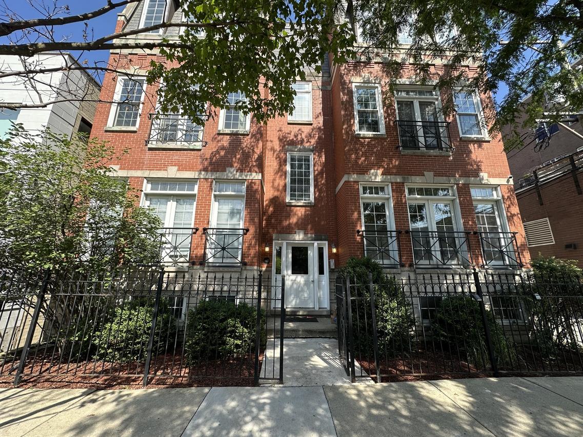 1617 N Hermitage Ave. #1S, Chicago, IL 60622