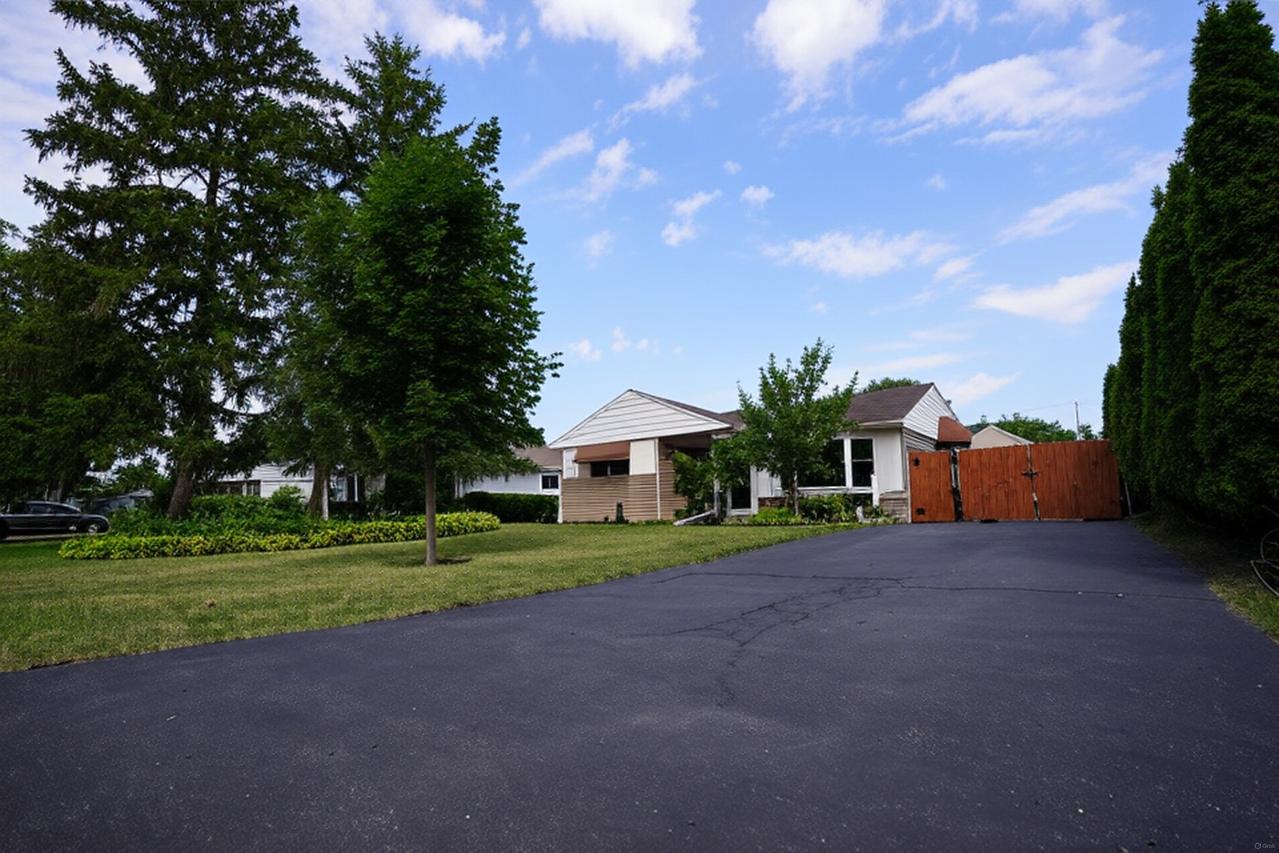 2304 Jay Ln., Rolling Meadows, IL 60008