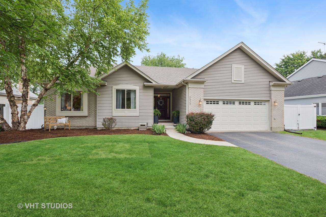 1373 Loch Lomond Dr., Crystal Lake, IL 60014