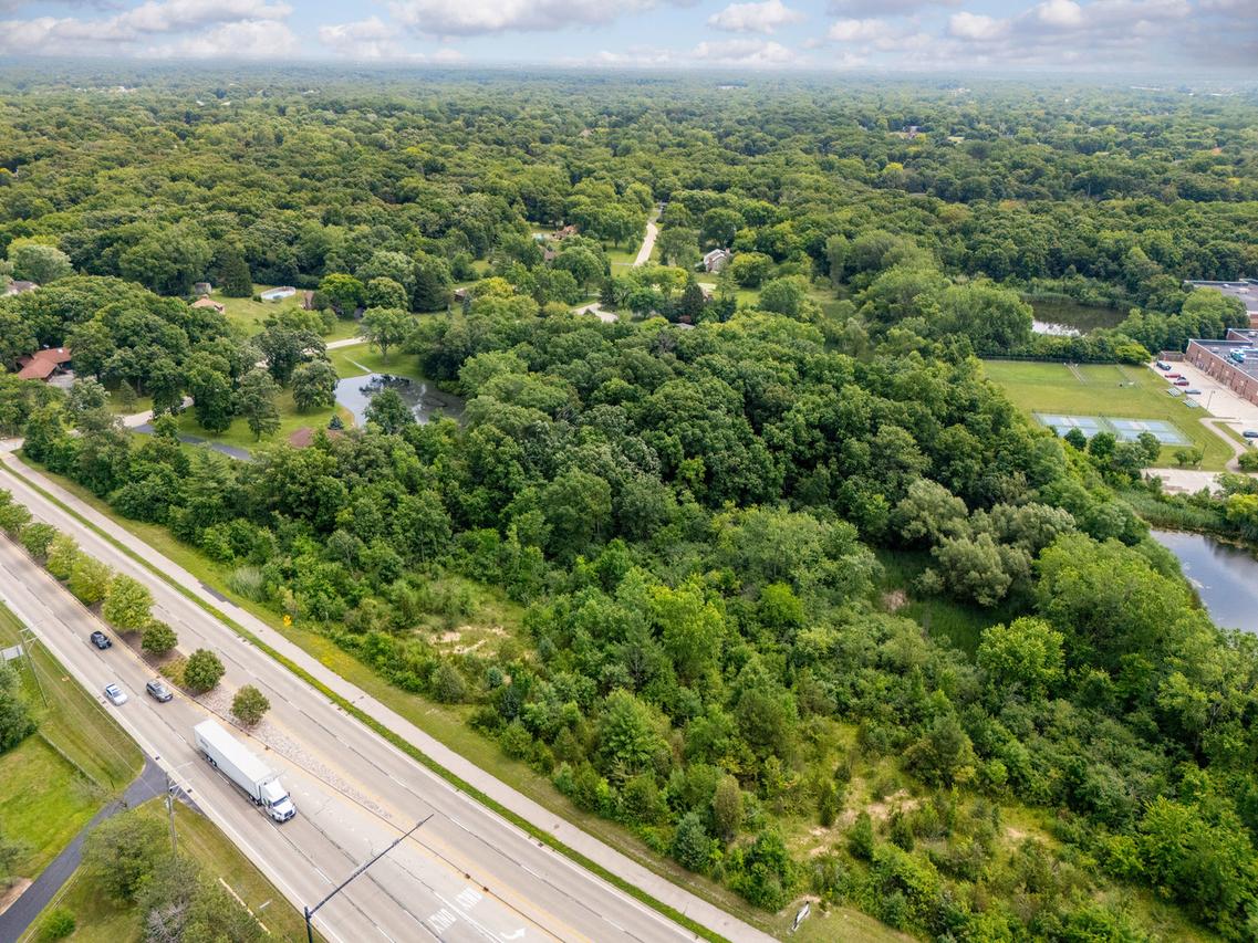 21031 N Quentin Rd., Lake Zurich, IL 60047