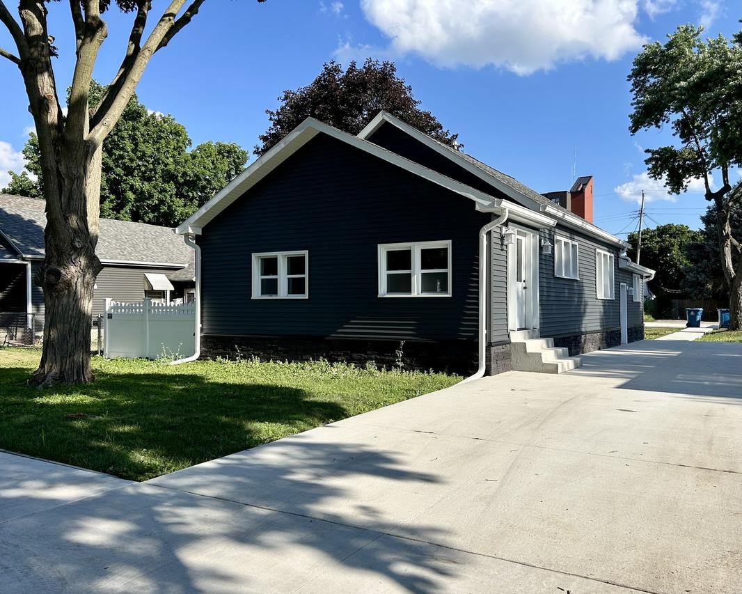 425 W Cleveland St., Spring Valley, IL 61362