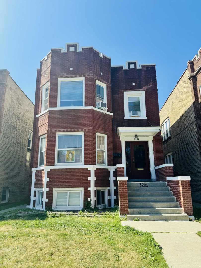 5221 W Montrose Ave., Chicago, IL 60641
