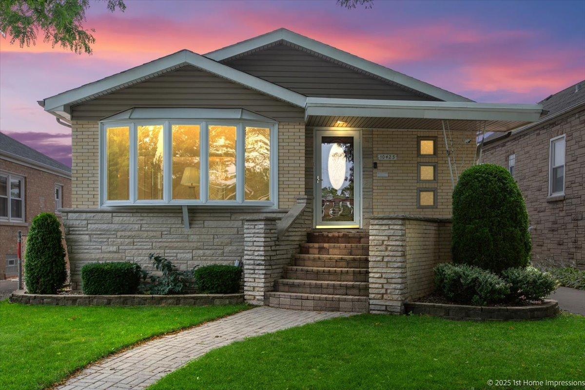 10423 S Sawyer Ave., Chicago, IL 60655