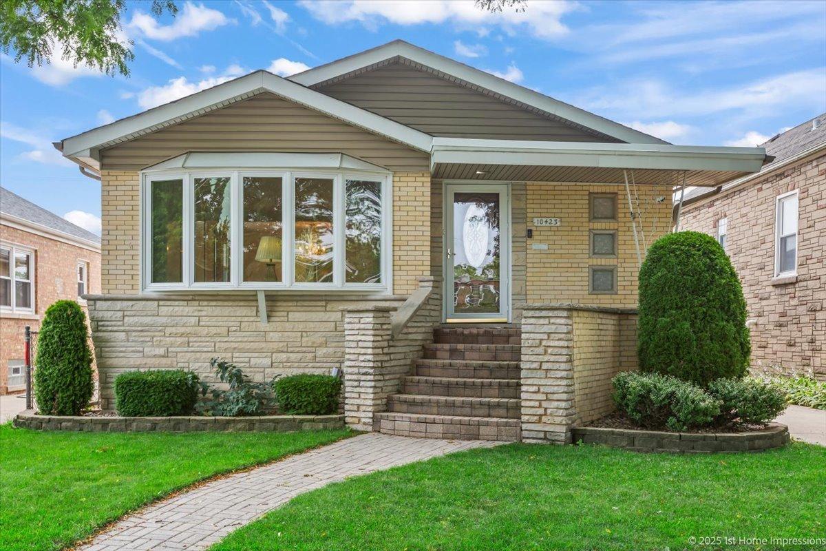 10423 S Sawyer Ave., Chicago, IL 60655