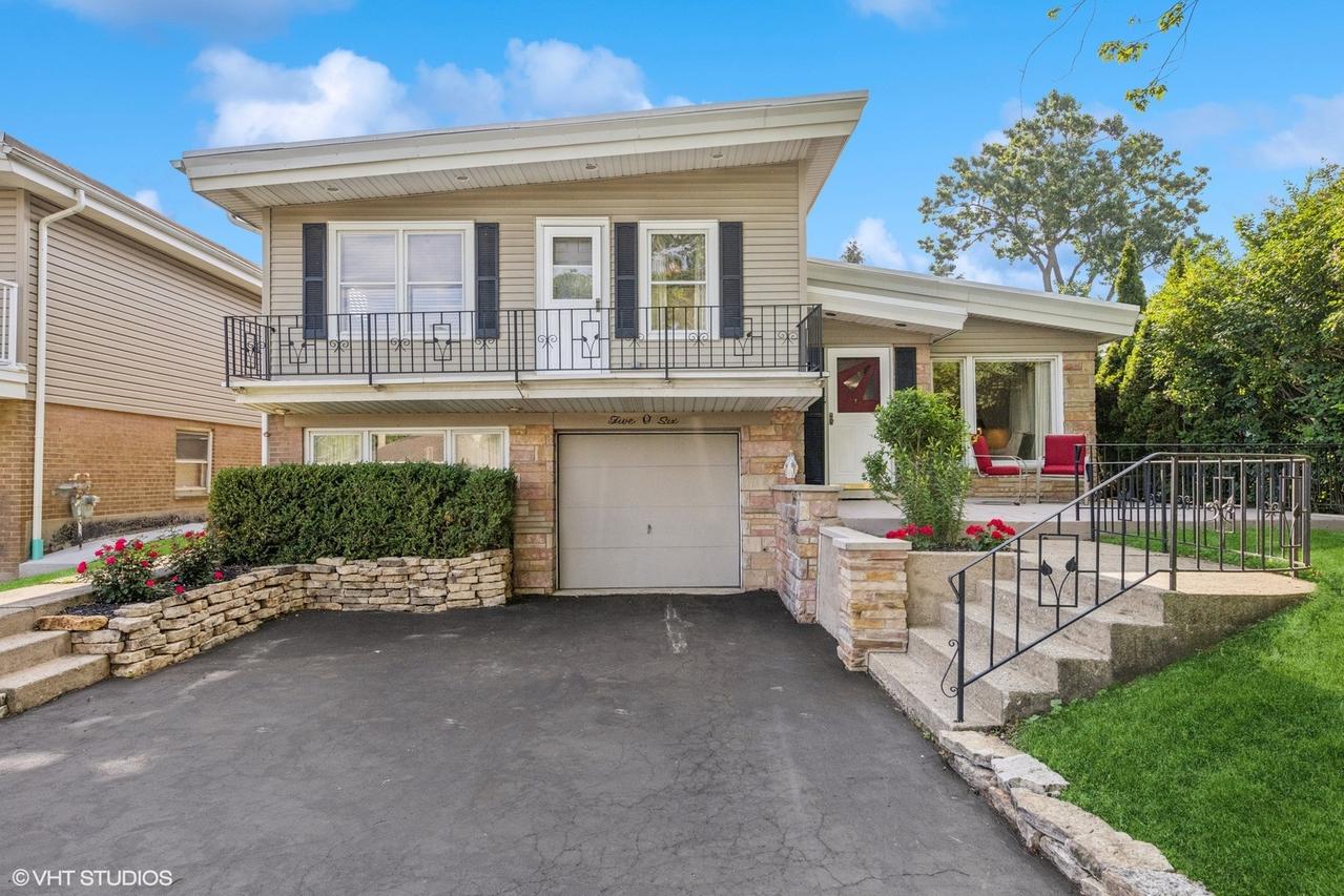 506 S Charleton St., Willow Springs, IL 60480