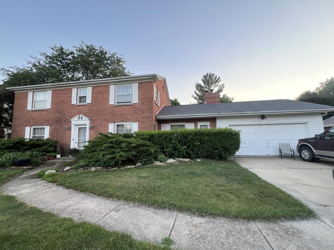 27 S Canterbury Rd., Aurora, IL 60506
