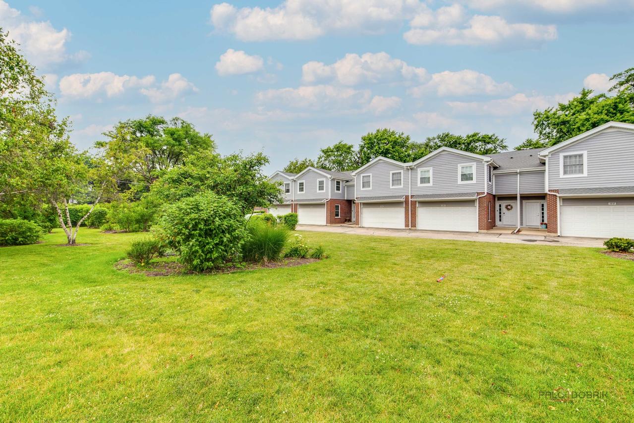 1804 Monroe Ct., Glenview, IL 60025