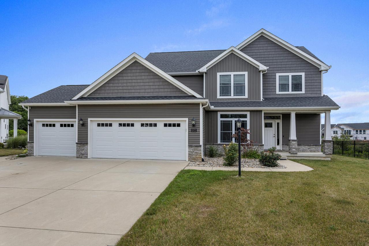 1322 Sweet Grass Dr., Mahomet, IL 61853