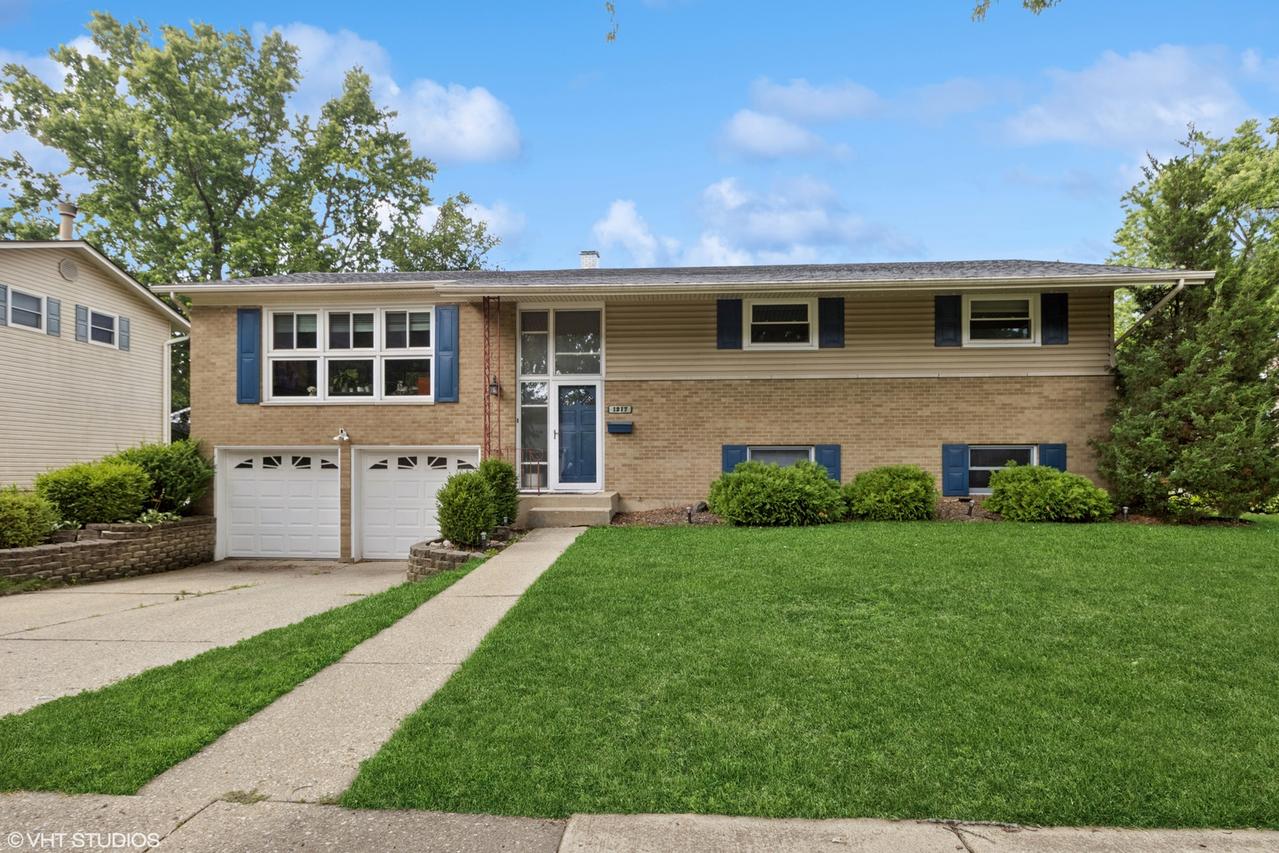 1217 E Pratt Dr., Palatine, IL 60074