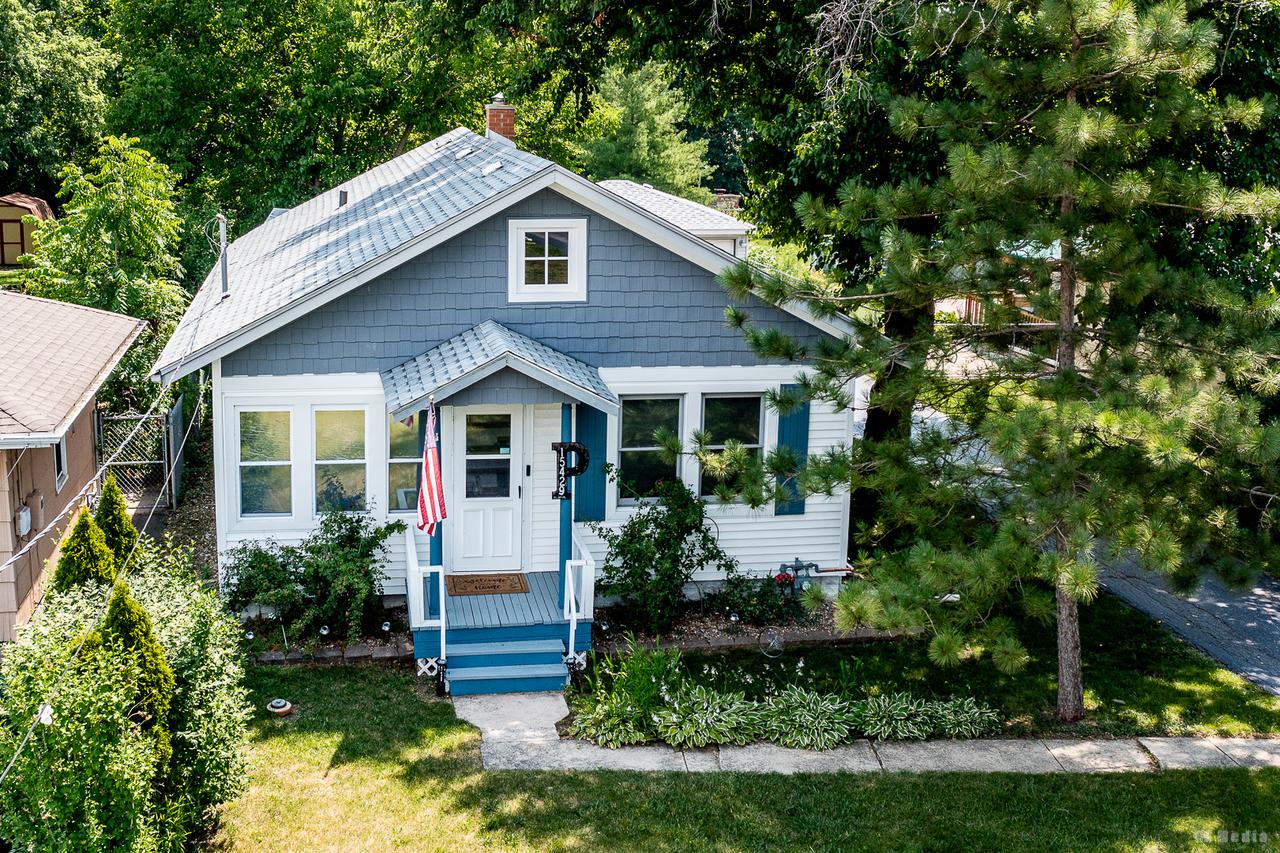 15429 Lamon Ave., Oak Forest, IL 60452