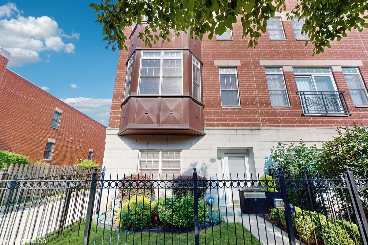 4606 S Woodlawn Ave., Chicago, IL 60653