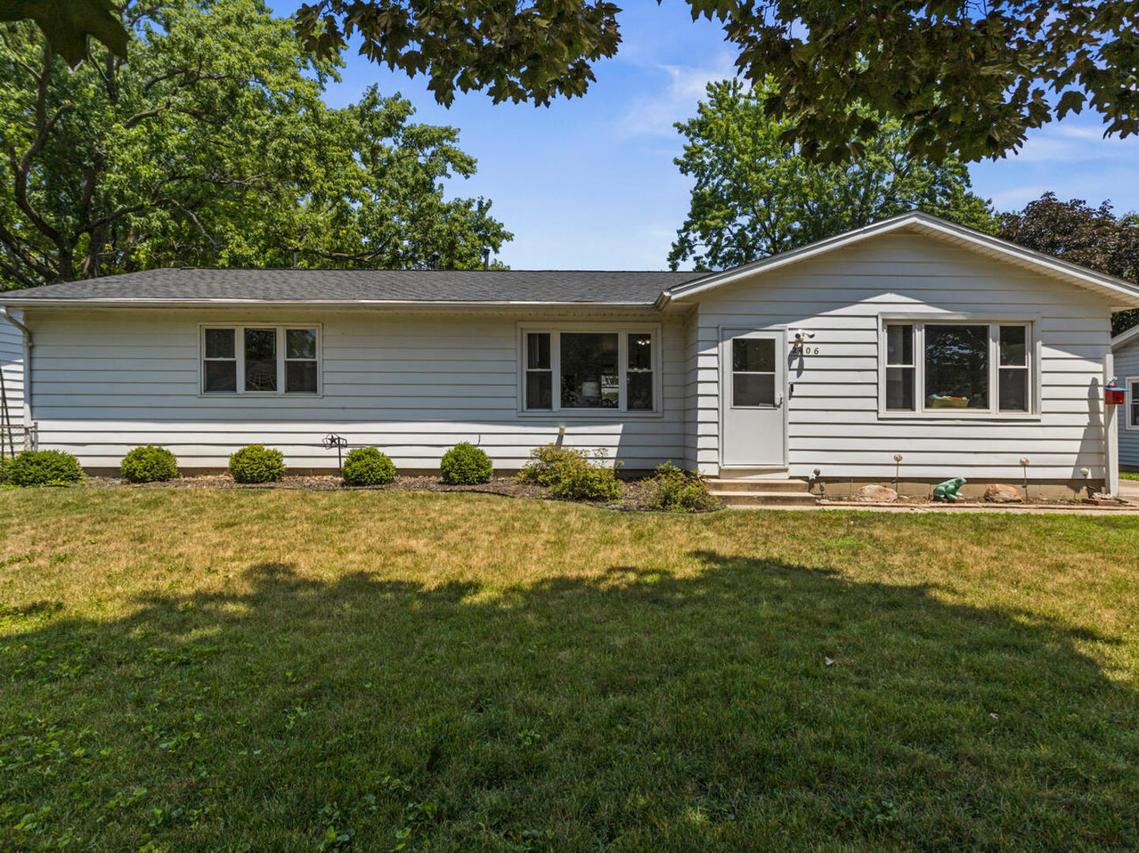 2406 Hathaway Dr., Champaign, IL 61821
