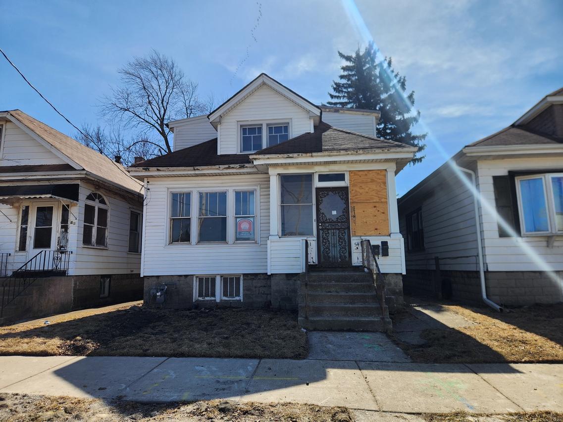 54 E 137th Pl., Riverdale, IL 60827
