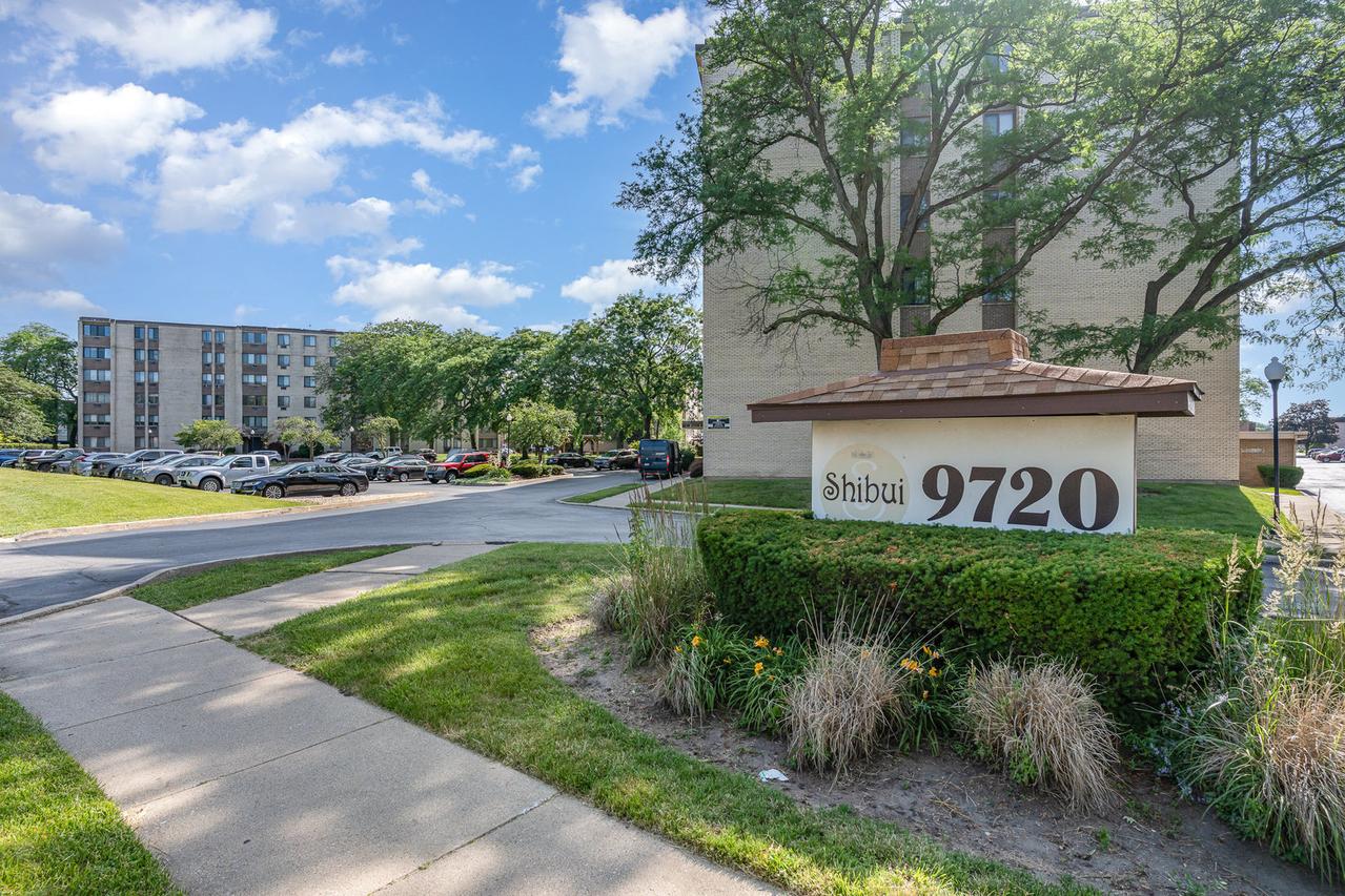 9720 S Pulaski Rd. #104, Oak Lawn, IL 60453