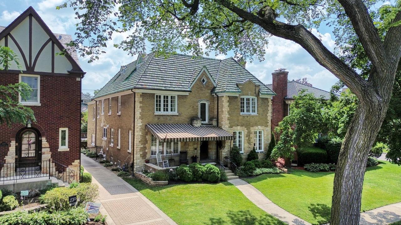 1104 Fair Oaks Ave., Oak Park, IL 60302
