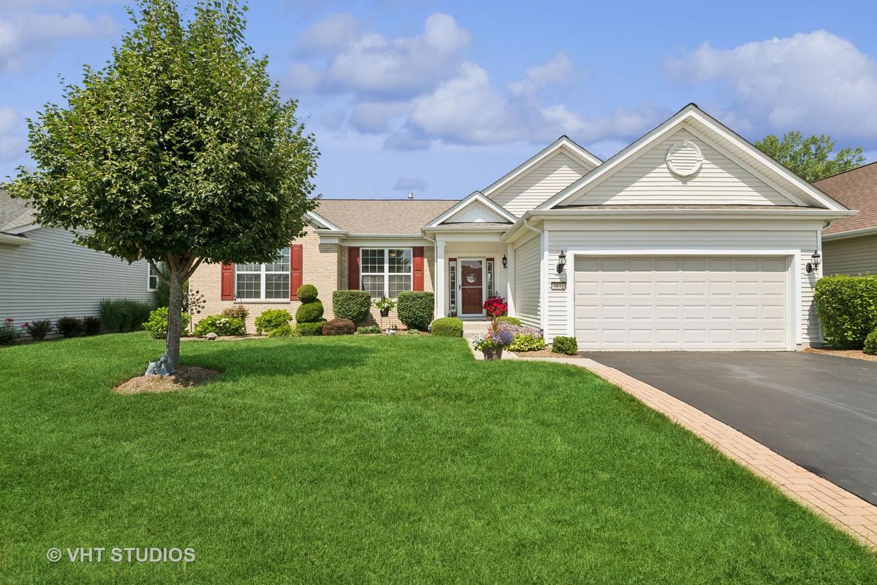 2832 Stoney Creek Dr., Elgin, IL 60124