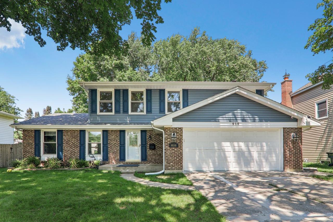 818 W Golf Rd., Libertyville, IL 60048