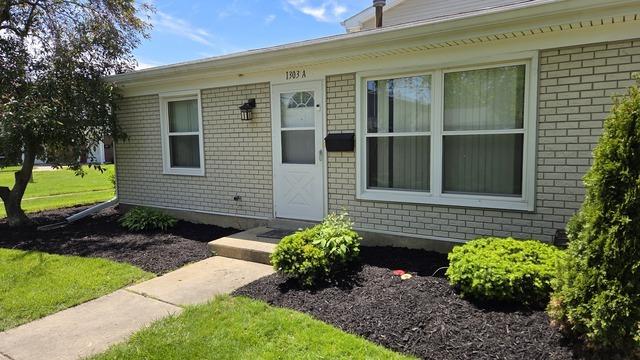 1303 Kingsbury Dr. #A, Hanover Park, IL 60133