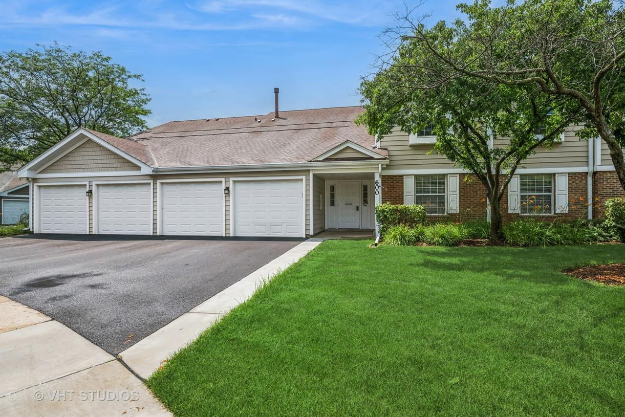 600 Hanover Ct. #V1, Schaumburg, IL 60194