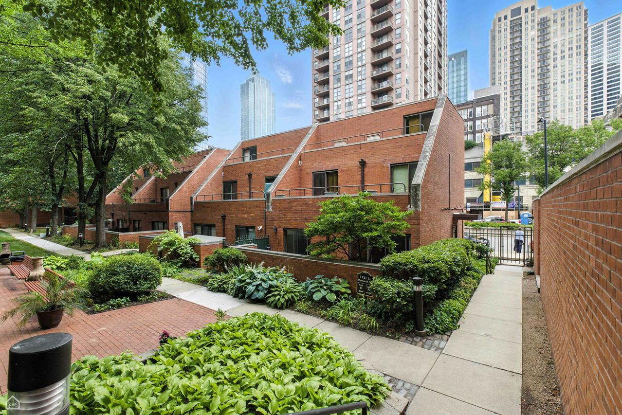 1121 S Plymouth Ct. #A, Chicago, IL 60605