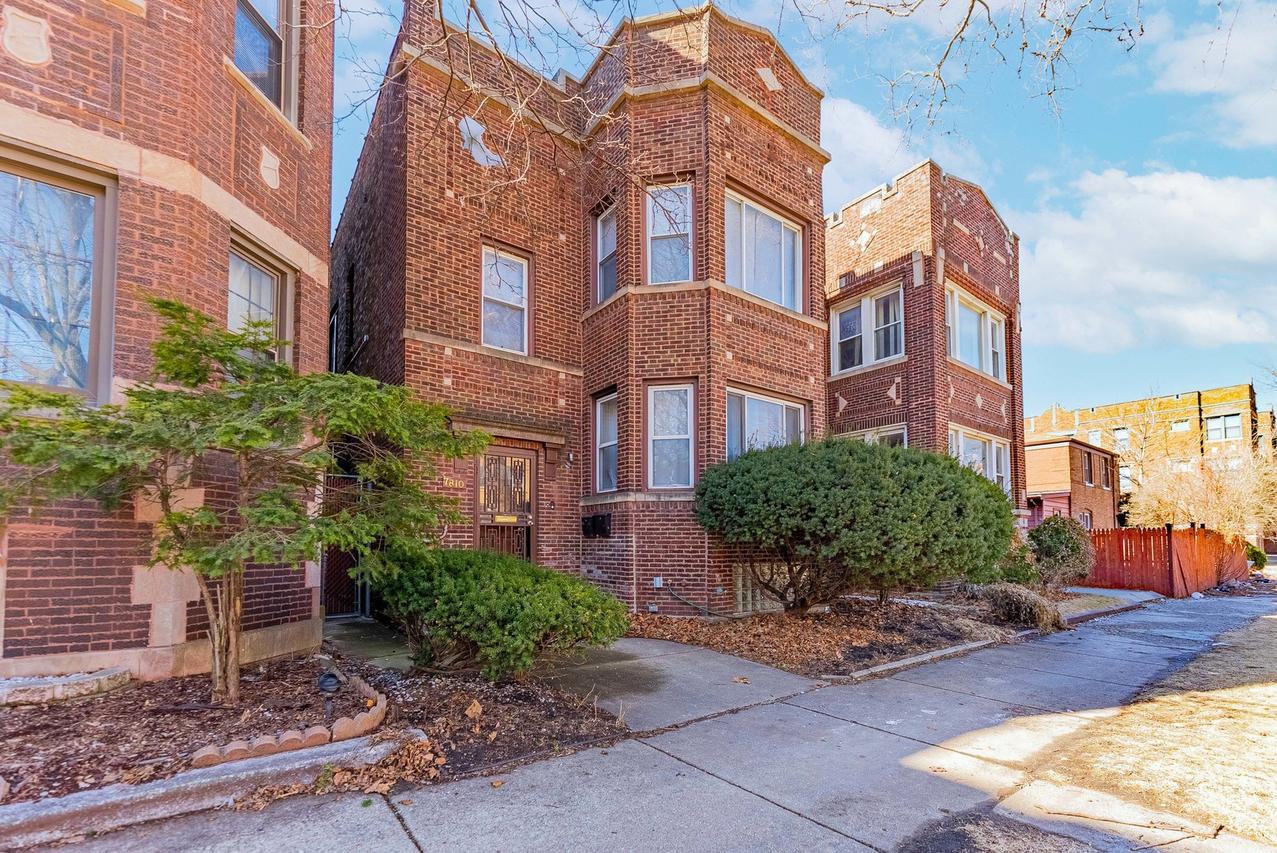 7810 S East End Ave., Chicago, IL 60649