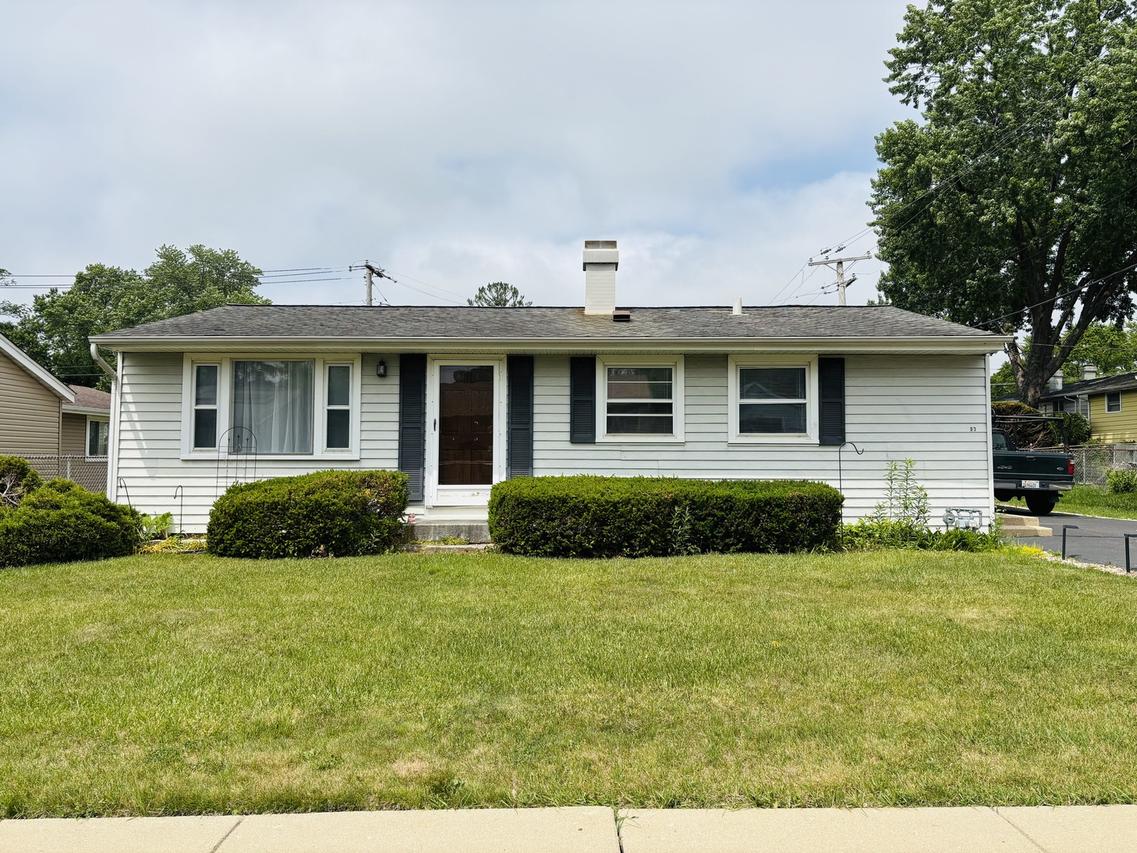 93 Golfview Ln., Carpentersville, IL 60110