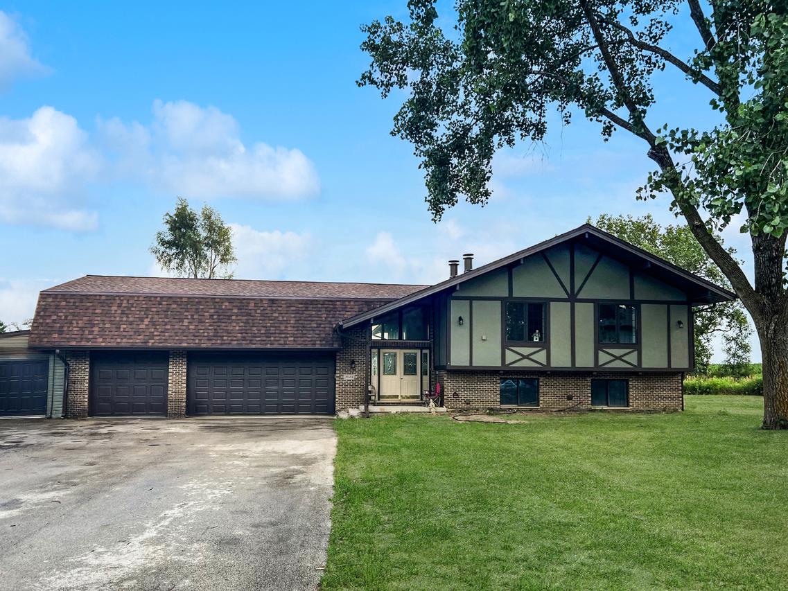 27555 S Forest View Ln., Beecher, IL 60401