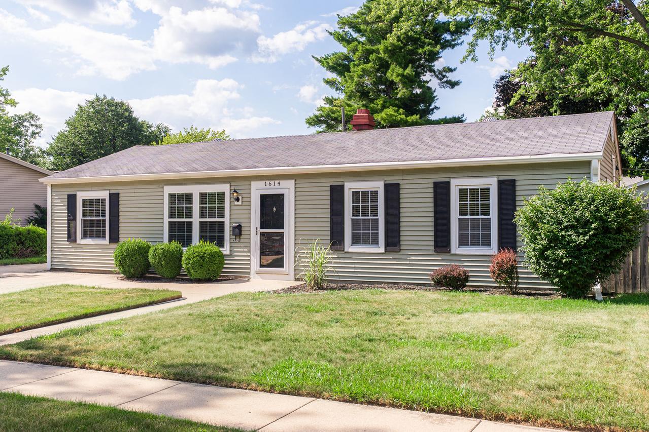 1614 E Dresser Rd., Dekalb, IL 60115