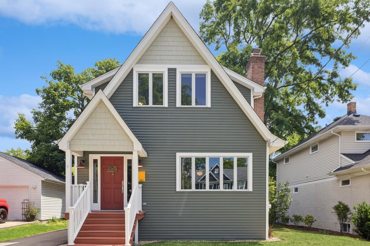583 Pleasant Ave., Glen Ellyn, IL 60137