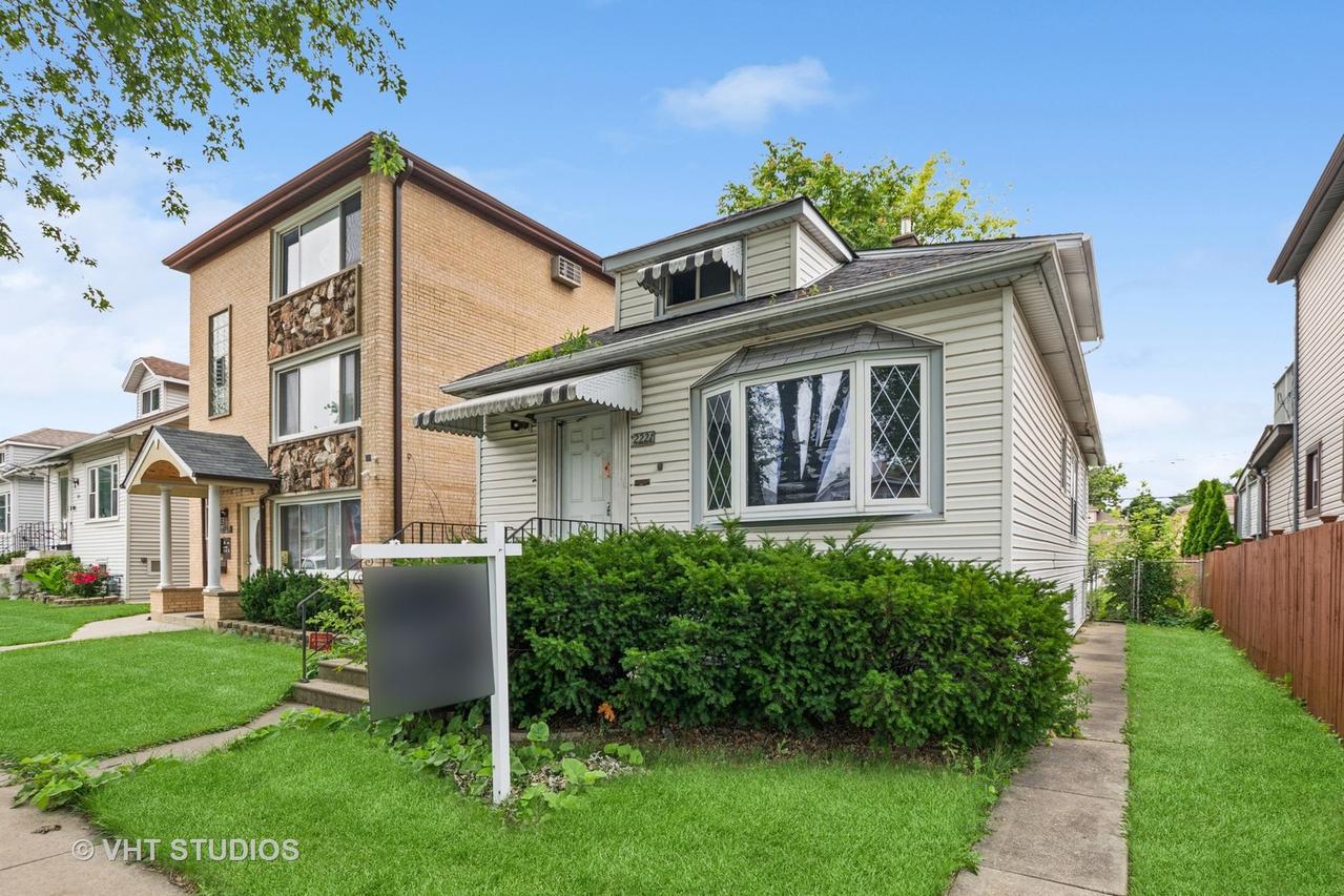 2221 N 73rd Ct., Elmwood Park, IL 60707