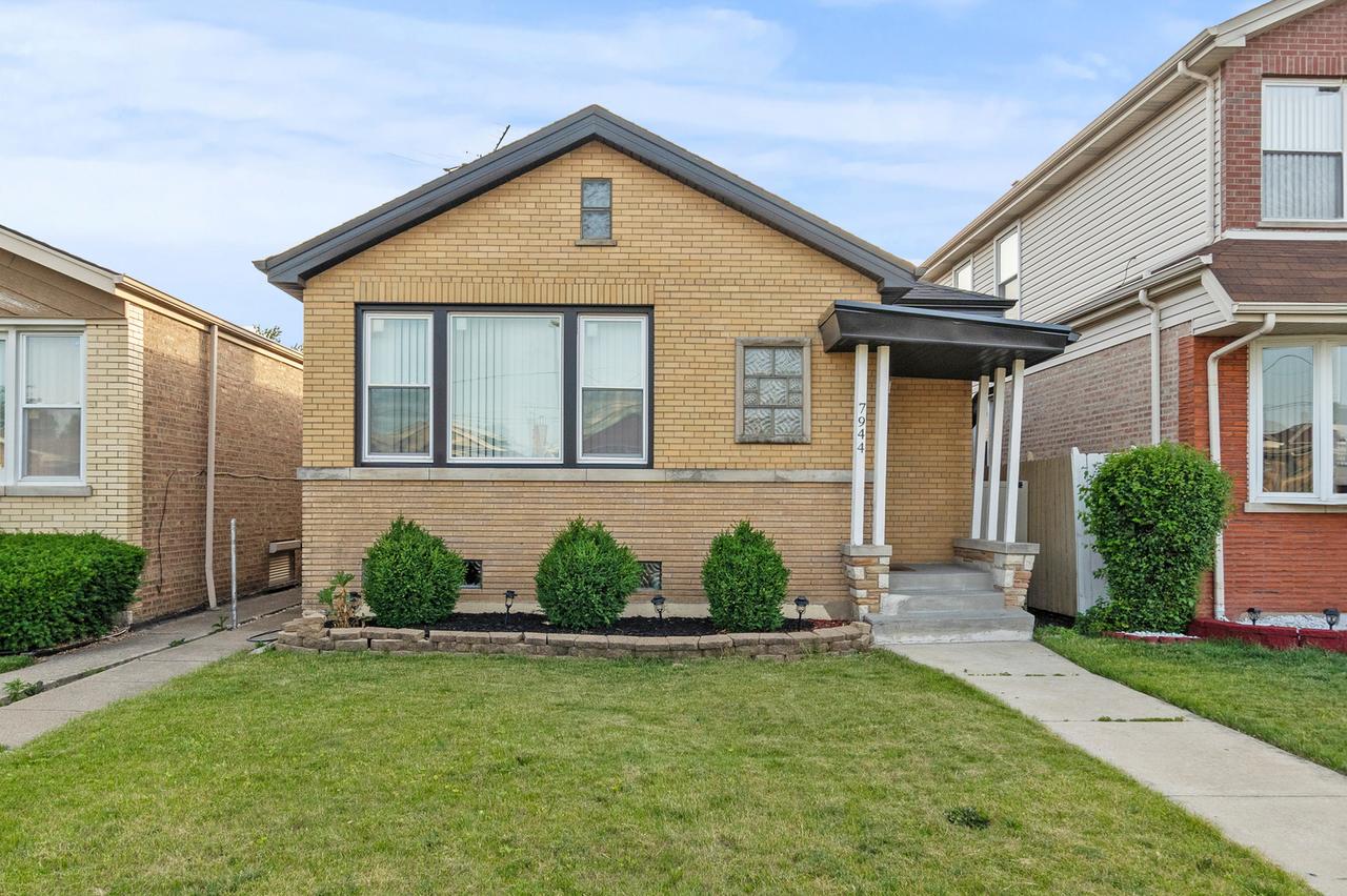 7944 S Whipple St., Chicago, IL 60652