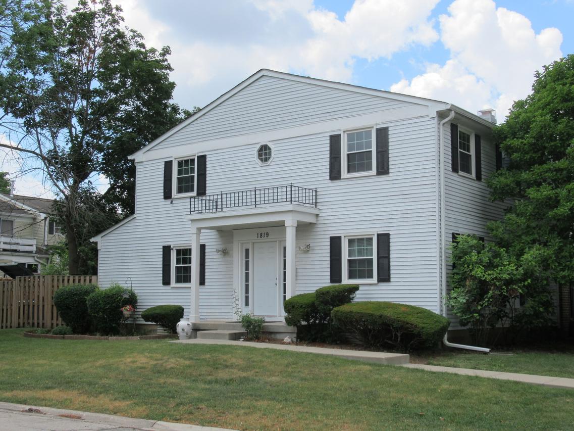 1819 Dunsford Ct., Schaumburg, IL 60194