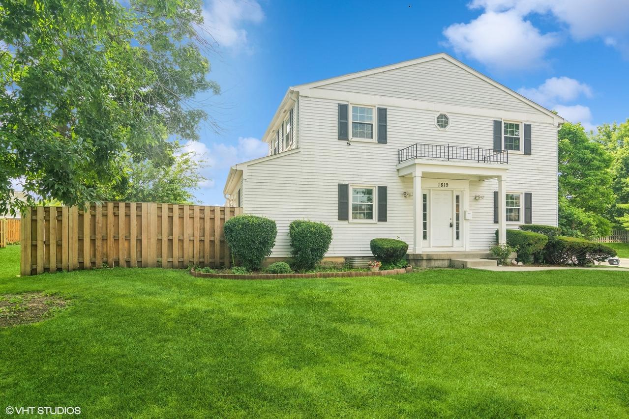 1819 Dunsford Ct., Schaumburg, IL 60194