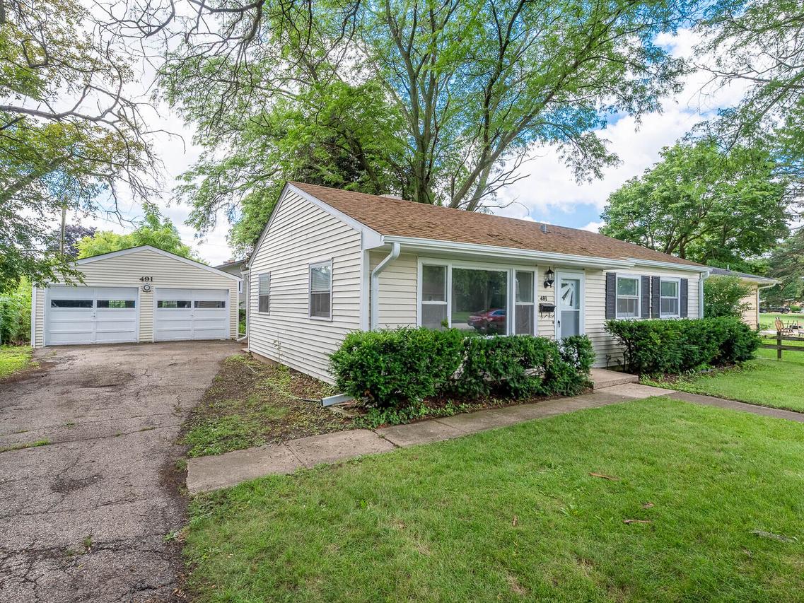 491 Brook Dr., Crystal Lake, IL 60014